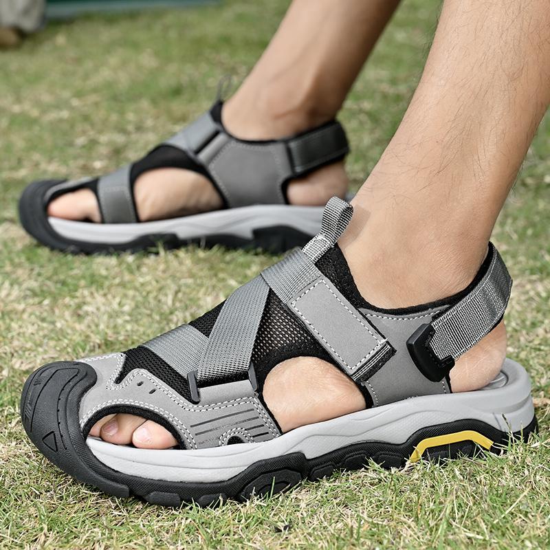 Fashion Men's Breathable Sandals Lightweight Outdoor Sport Sandals Anti-collision Toe Male Beach Shoes Non-Slip Sunnmer Magic Glue Flats