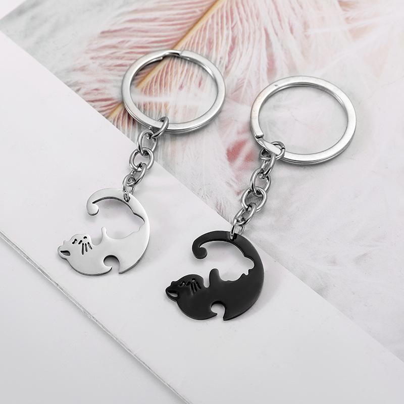 Black & White Love Cat Keychain Pendant for Couples - Stainless Steel Anti-Loss Keyring Accessory