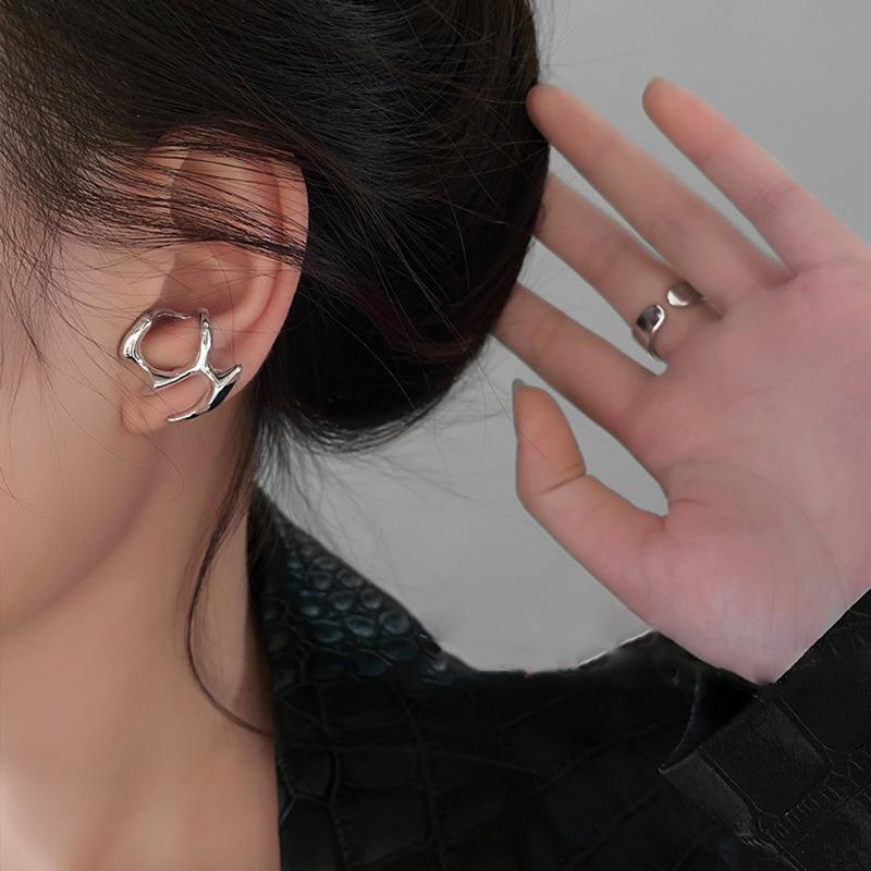 Düzensiz Sıvı Metal Hollow Küpe Tarzı Hip-Hop Punk Moda Kişilik Uzun Küpe Bayan Kız Seyahat Aksesuarları