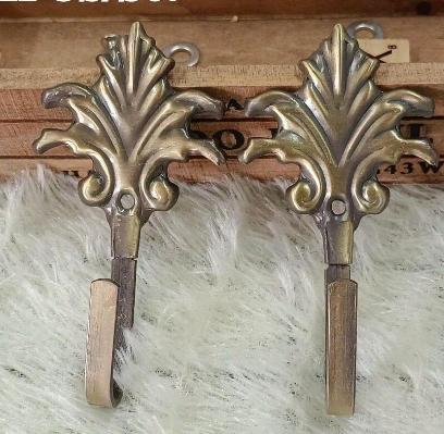 Vintage Metal Leaf Wall Hooks for Home Decor and Organization Ideal for Hanging Curtains Keys Towels Hats in Bathroom Door
