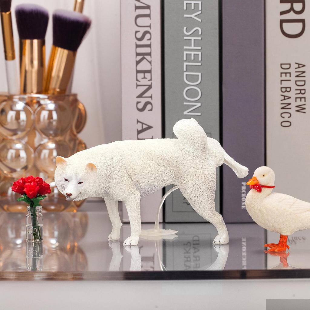 Shiba Inu Peeing Car Ornament – Creative Puppy Interior Decoration Gift