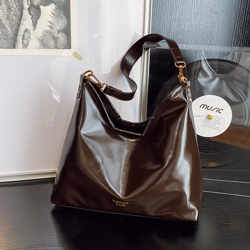 

Business Solid Color Retro Large Capacity Bag Women s Simple and Fashionable Crossbody Bag Single Shoulder Tote Bag коричневий
