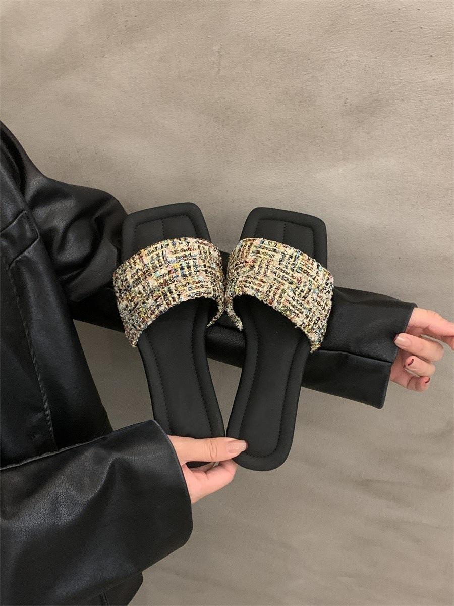 

Шлепанцы Xiaoxiangfeng на плоской подошве, носить сказочную обувь летом 2025 года, новые черно-белые сандалии с квадратным носком. 40 чёрный