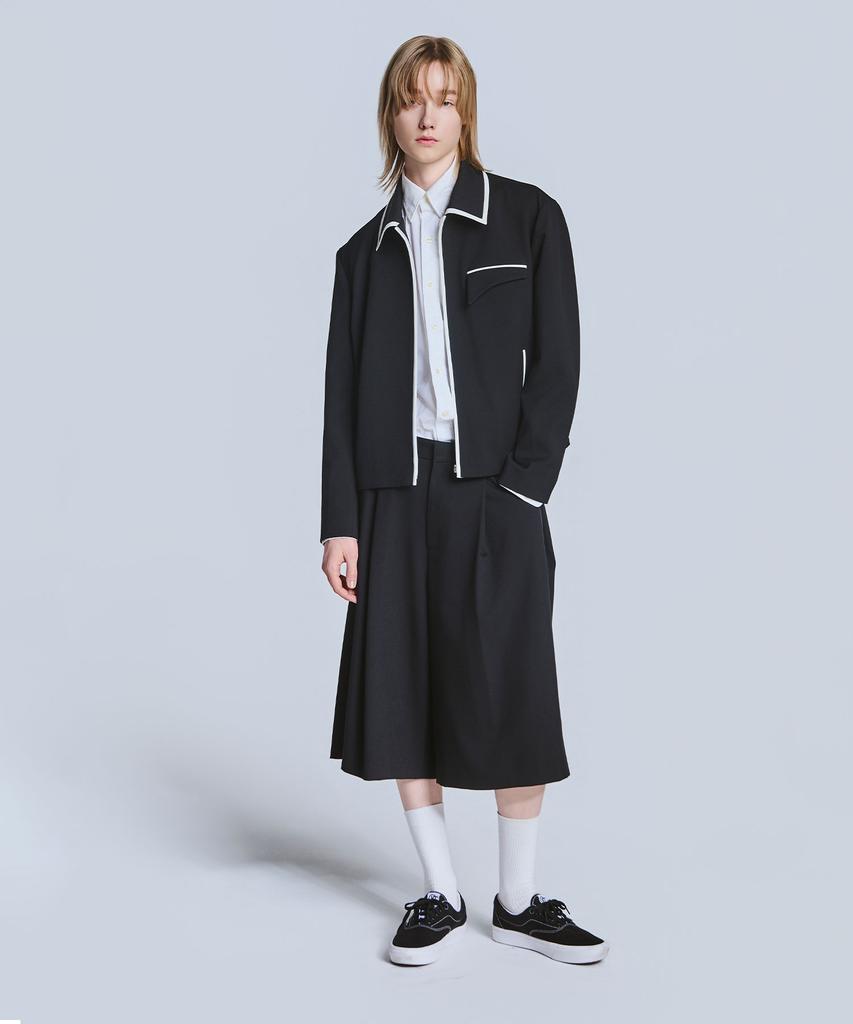 TEN PAST SEVEN Wide Tuck Bermuda Shorts - Black