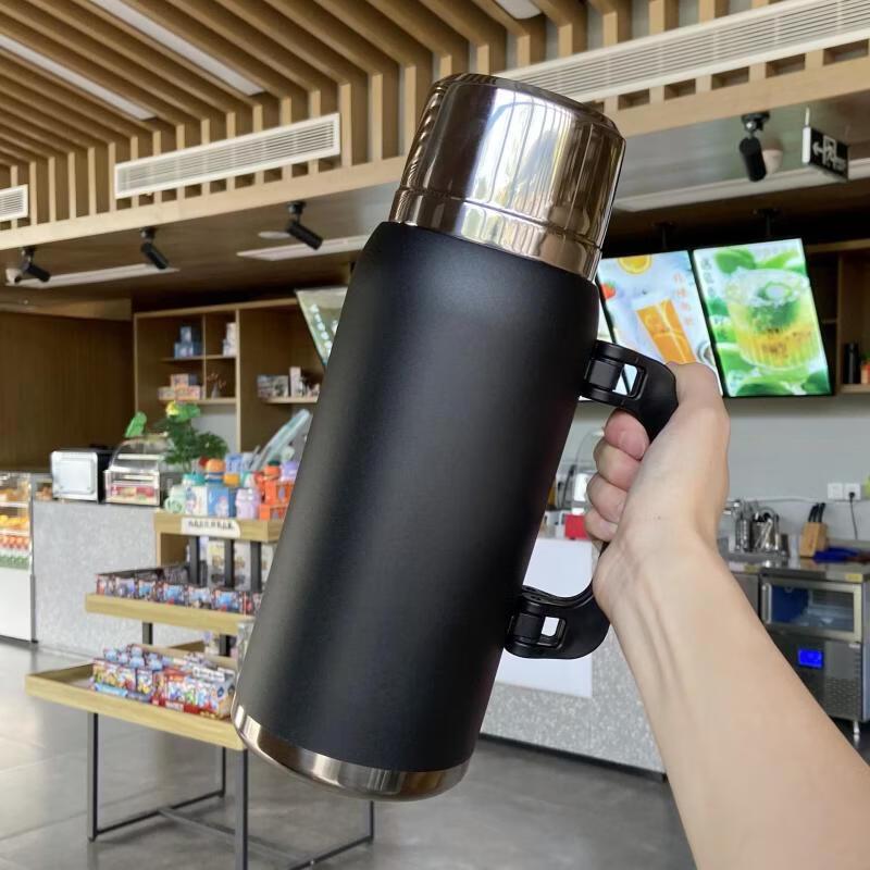 

Portable 1.6L Stainless Steel Insulated Bottle with Handle