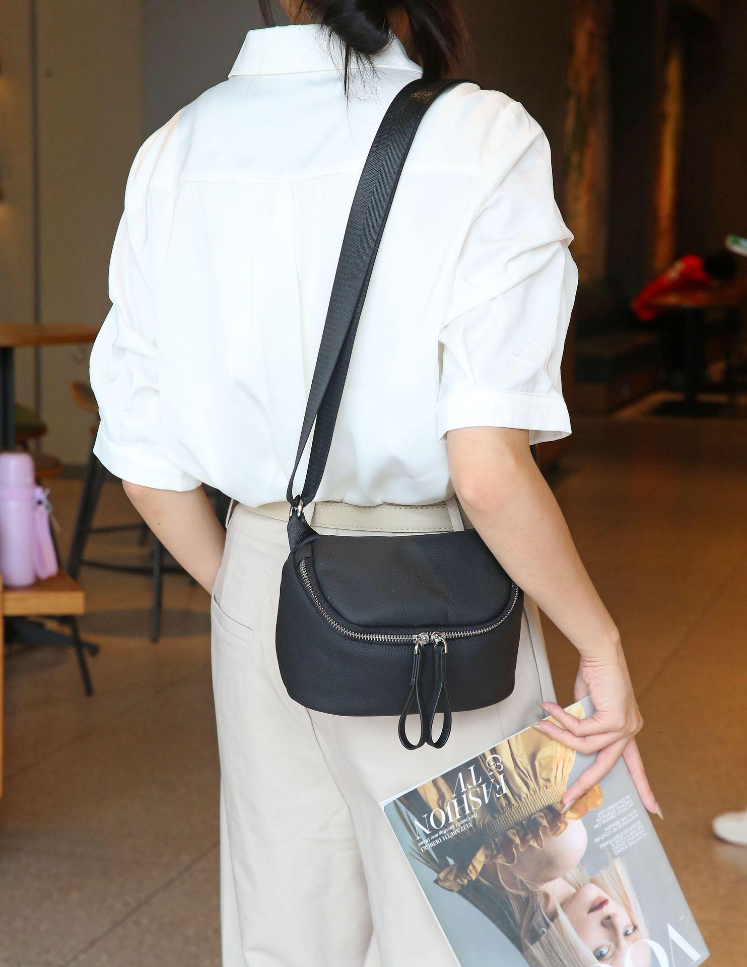 

2026 Новая женская маленькая сумка через плечо из коровьей кожи - Стильная сумка для телефона и монет, Универсальная мягкая кожаная сумка на плечо для повседневного использования чёрный