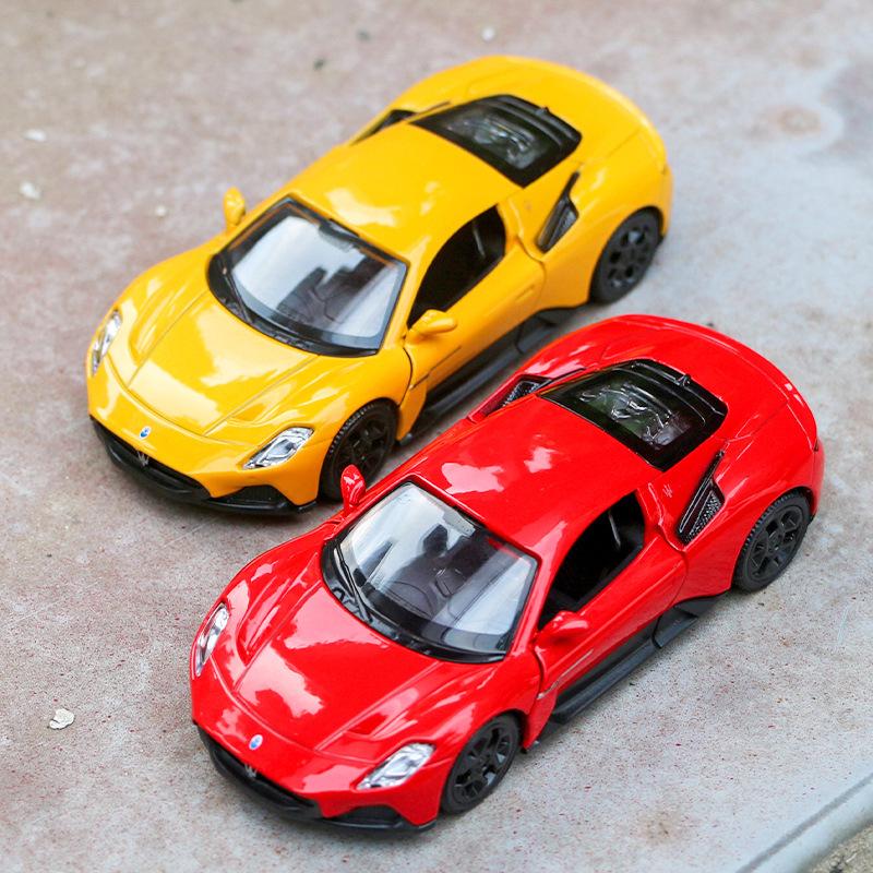 1/36 Maserati MC20 Super Sport Spielzeugautomodell für Kinder RMZ CiTY 5" Druckguss-Miniatur-Pullback-Kollektion Geschenk für Kinder Jungen