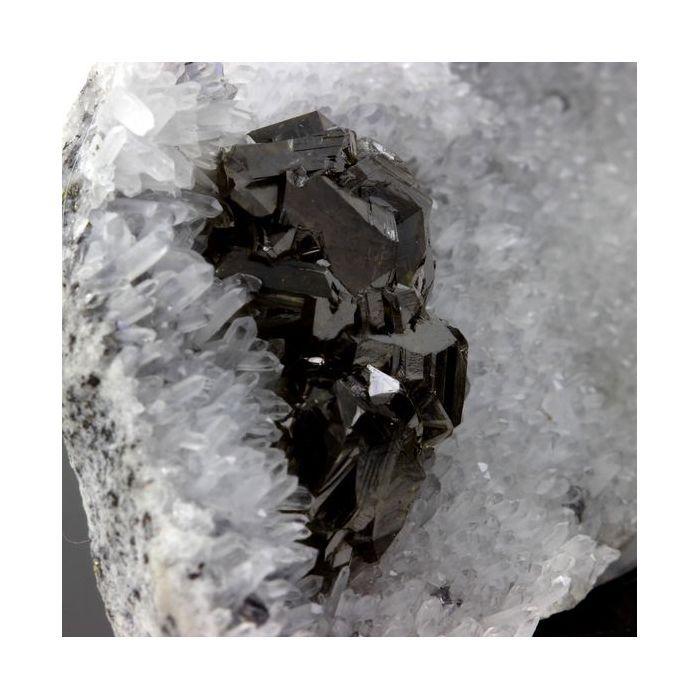 Sphalérite + Quartz 353.1 carats