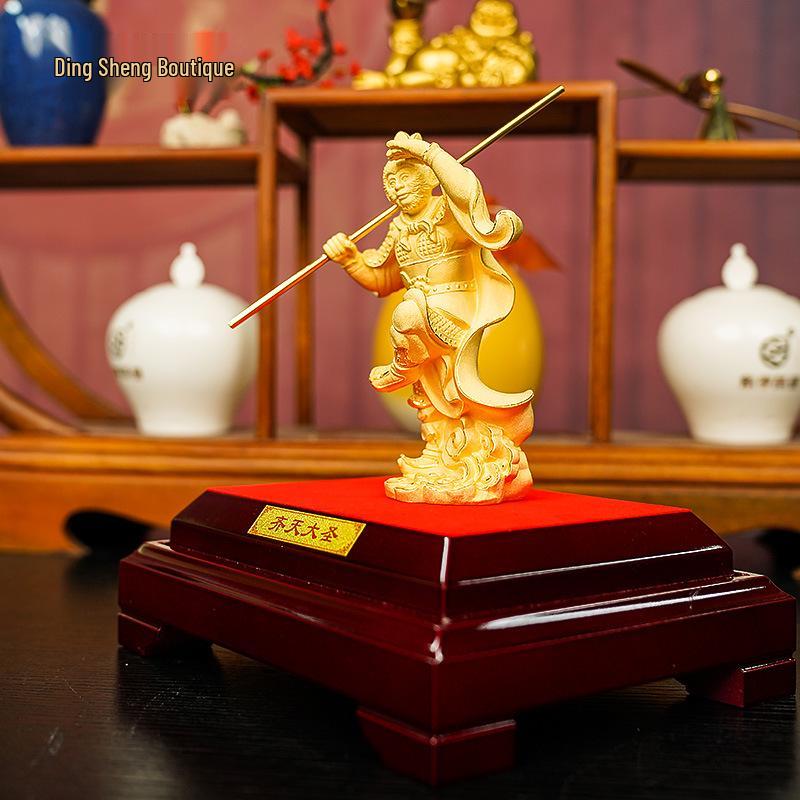 Figurka Złotego Słońca Wukonga - Inspirująca Dekoracja Biurka i Prezent