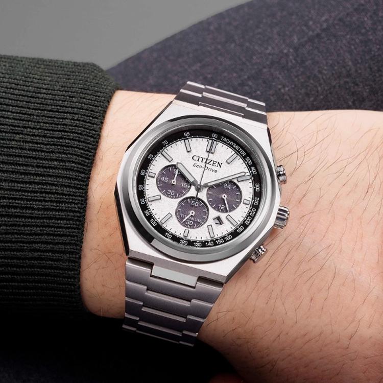 CITIZEN 100m Water Resistant Light Powered Quartz Movement Super Titanium Strap Watch 42.5mm CA4610-85A