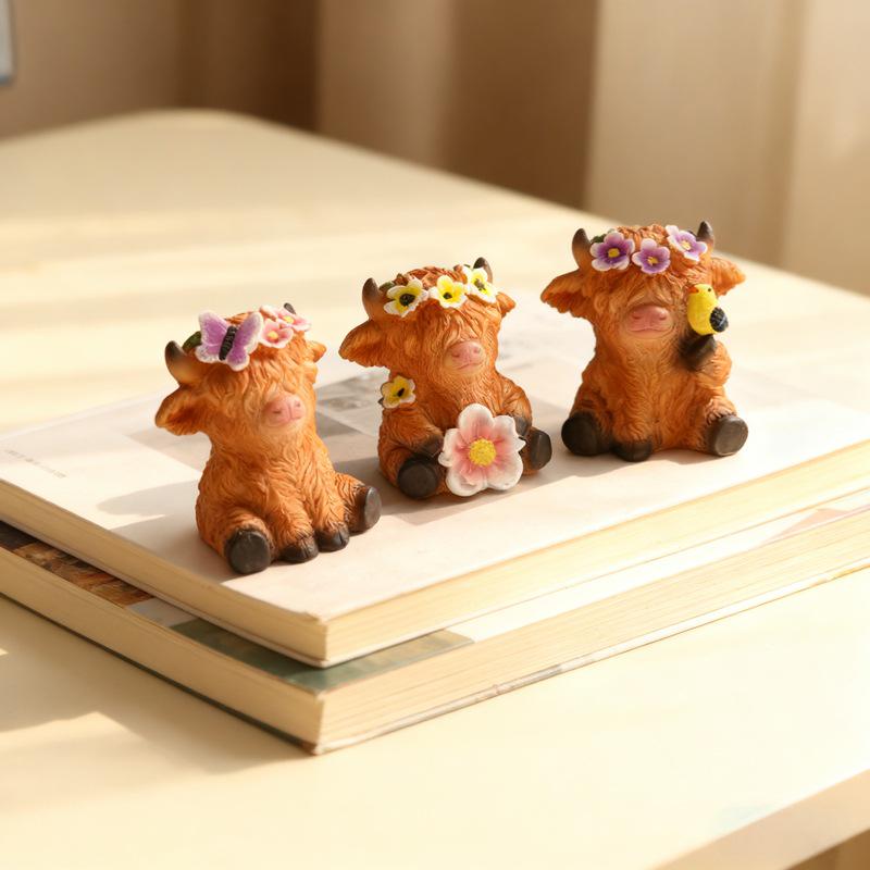 Cross-border Outdoor Highland Cow Flower Pot - Resin Garden Courtyard Ornament Set