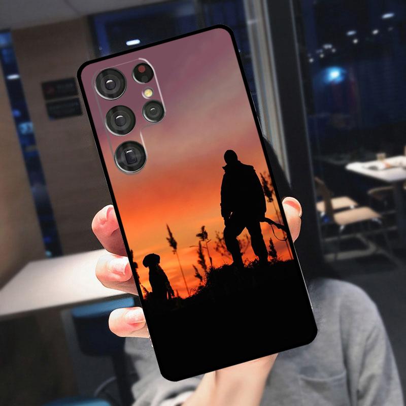 Hunter Man Fishing Dog Cover For Samsung Galaxy S25 Ultra S24 S22 S21 S23 Plus S20 FE S9 S10 S24 FE Phone Case