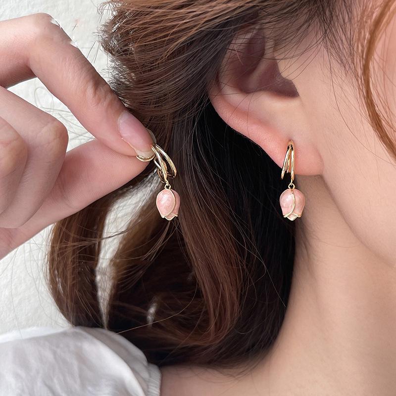 Koreanischer Stil Nicht-Piercing Ohrclip mit langem Quaste, Perlmutt Schmetterlings Design für Damen - High-End, Coole Mode.