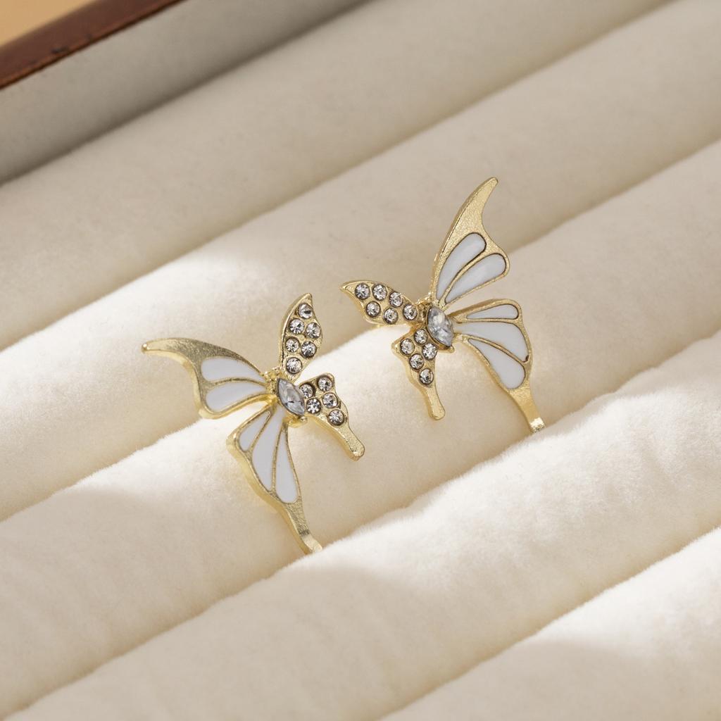 Plated Gold Highquality Butterfly Earrings With Diamonds Elegant Commuter Fashion For 2024 Spring