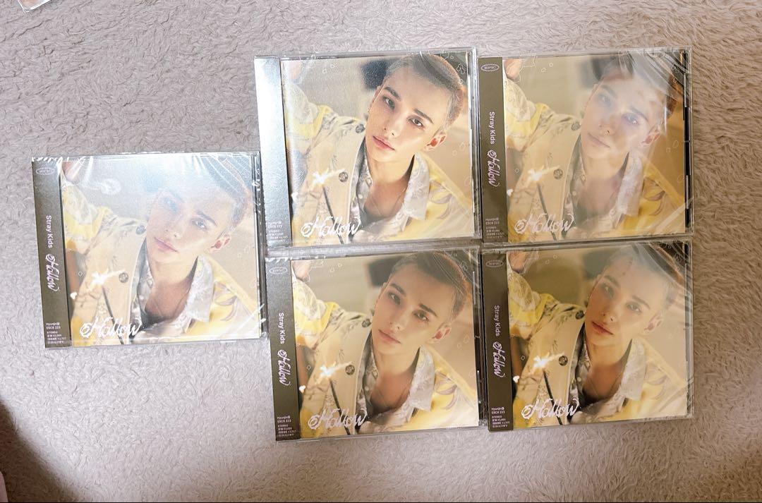 

[USED] straykids SKIZ Hollow FC Edition Hyunjin 5 pieces