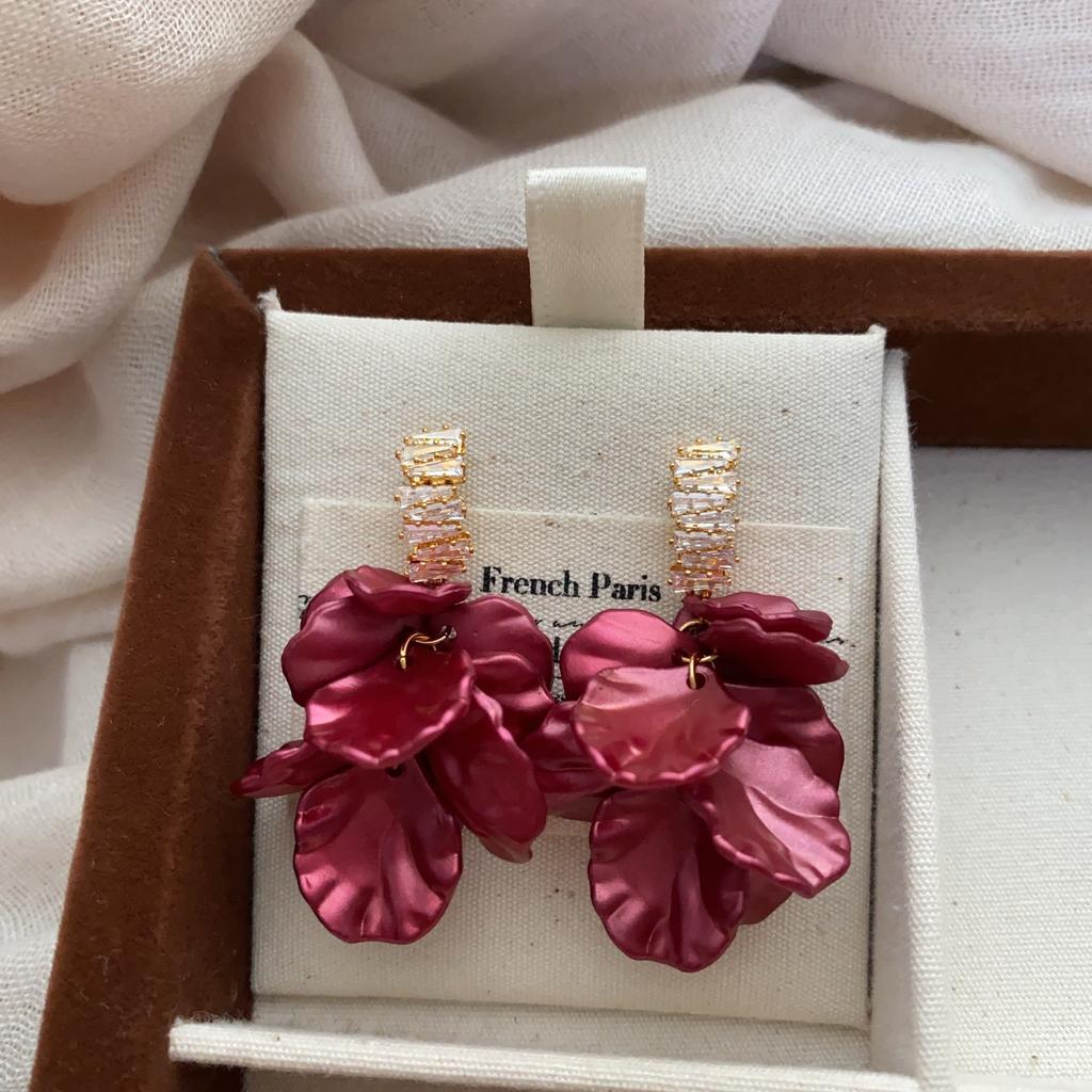 French Romantic Petal Fringed Earrings, Stud Earrings, Ankola Red Autumn And Winter Unique Light Luxury Niche Design Earrings
