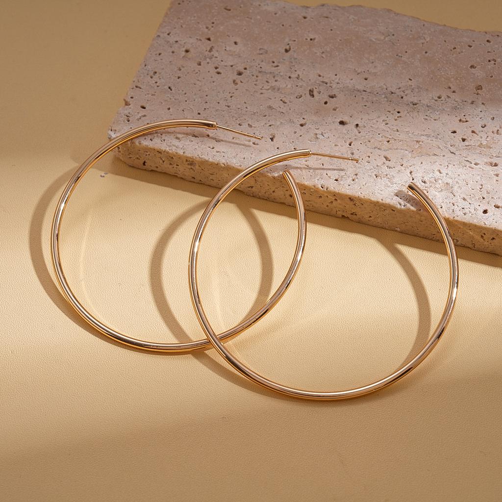 Smooth Geometric Round Silver Needle Stud Earrings, Metallic Sense, Fashionable and Versatile Temperament Earrings
