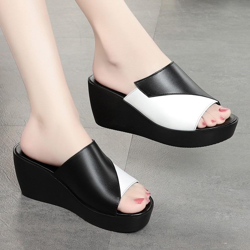 Plattform-Slipper aus weichem Leder Sandalen Damen Sommer Neu Hohe Absätze Fischmaul Muffin Außenbekleidung Schuhe