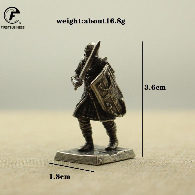 

Металлическая Медь Европейский Средневековый Легионер Щит Солдаты Модель Фигурки Миниатюры Настольная Игра Украшения Игрушка Орнамент Подарок