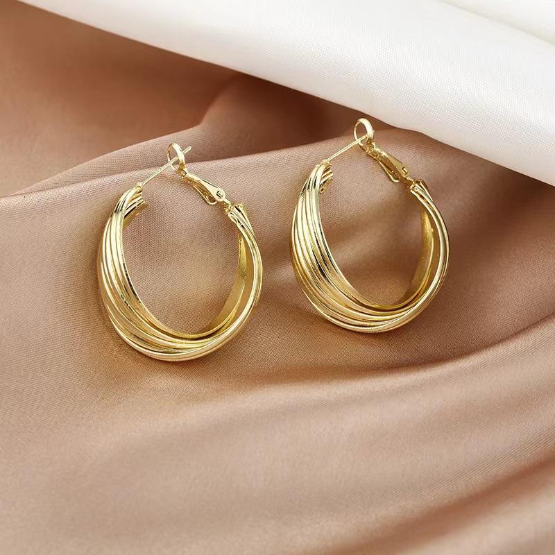 Elegant Metal Hoop Earrings Woman Vintage Geometric Chunky Round Retro Statement Earrings Jewelry Brincos Gift