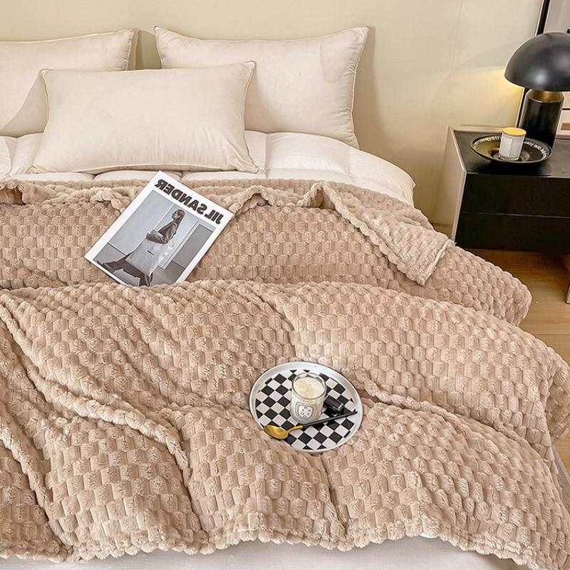 Golden Turtle Velvet Blanket, Flannel Blanket, Nap Blanket, Thickened Coral Velvet Cover Blanket