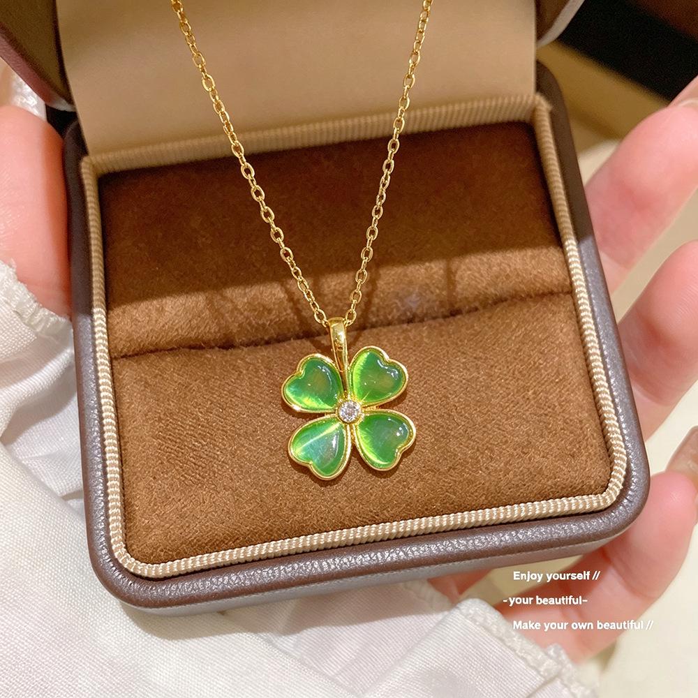 Four Heart Cat's Eye Clover Necklace: Women's Japanese-Korean Simple Luxury Clavicle Chain, Versatile Jewelry