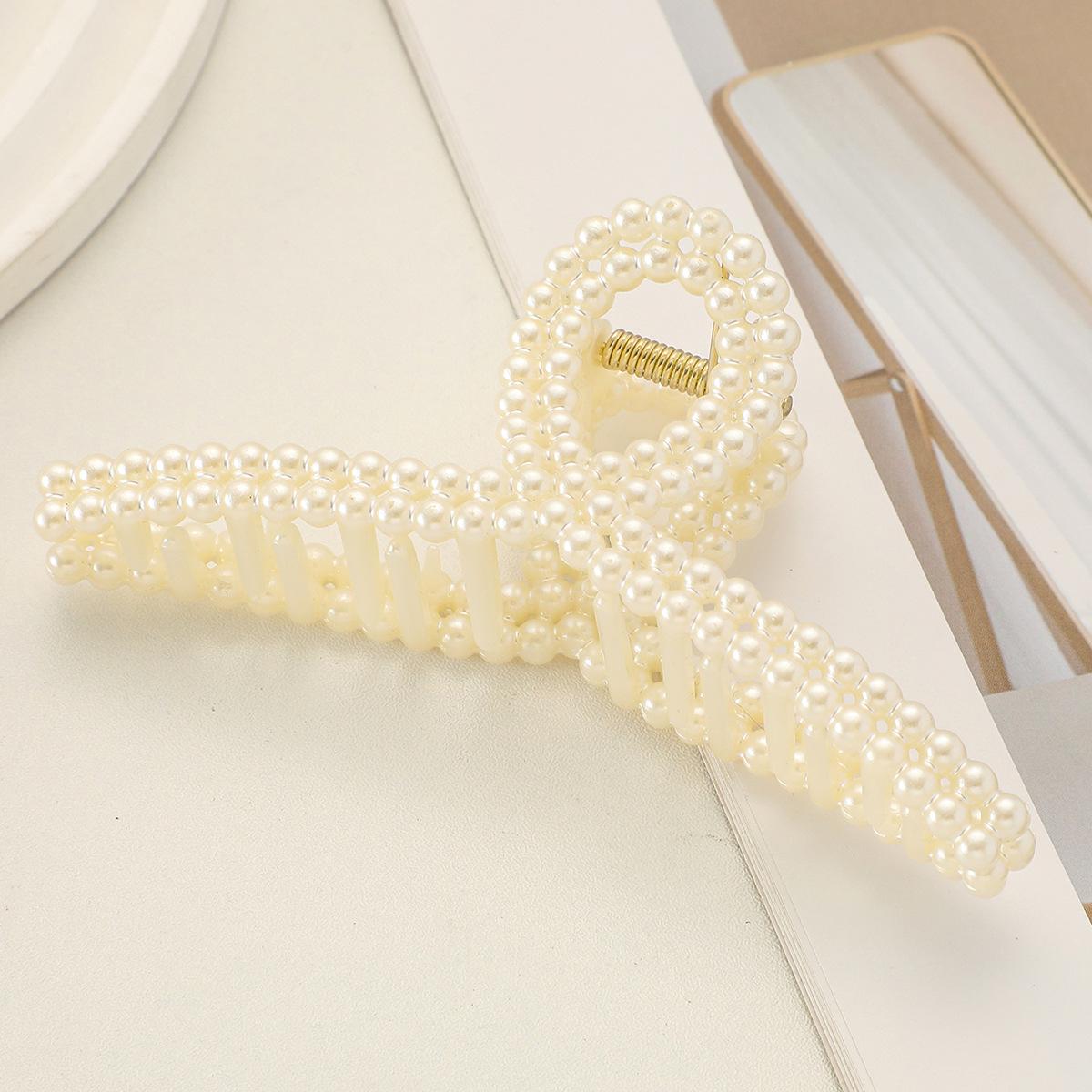Elegant Large Pearl Hair Clip: Claw Clip for Buns and Ponytails