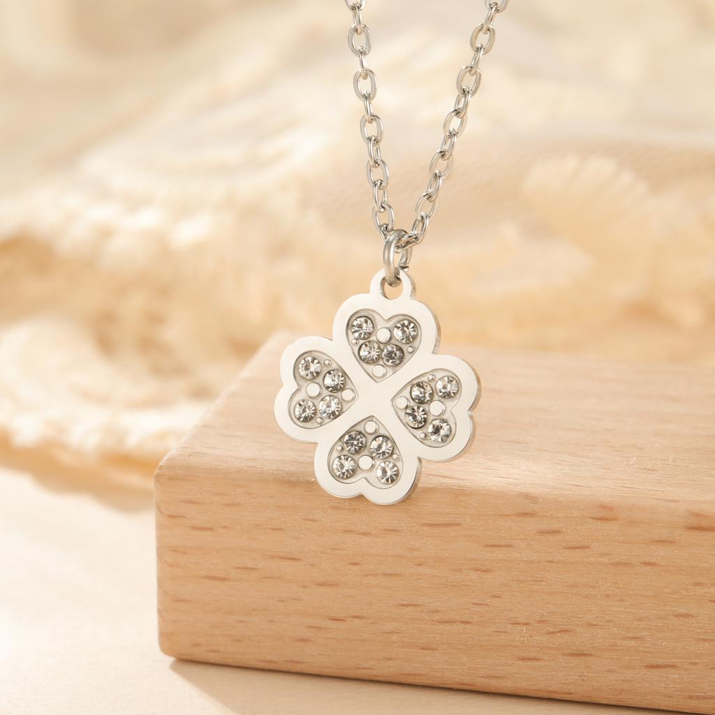 Cazador Glücksklee-Anhänger Halskette für Damen Edelstahl Klare Zirkonia Halskette Schmuck Valentinstagsgeschenk Neu