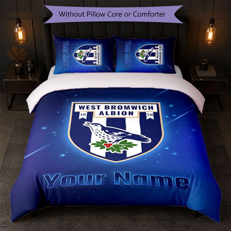 Set Biancheria da Letto Personalizzato West Bromwich Albion FC con Nome Testo 1 Copripiumino + 2 Federe Logo Calcio Regalo Personalizzato per Occasioni Speciali Decorazione Camera da Letto