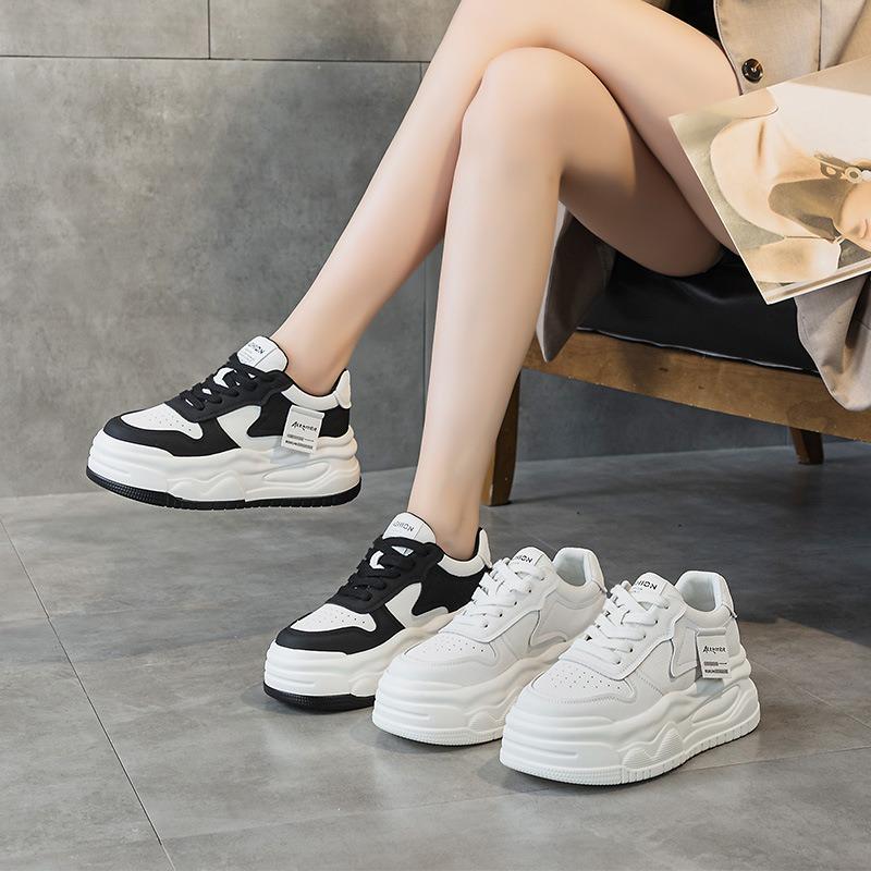 Four Season New Interior Height Increasing Women's Shoes, Small Sports Shoes with Sponge Soles, Lace Up Shoes with Thick Soles