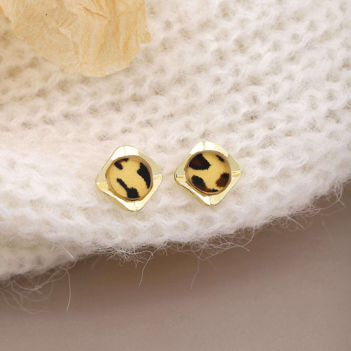 Retro Leopard Print Square Small Stud Earrings, Hong Kong Style Maillard Light Luxury Fashion Temperament Earrings