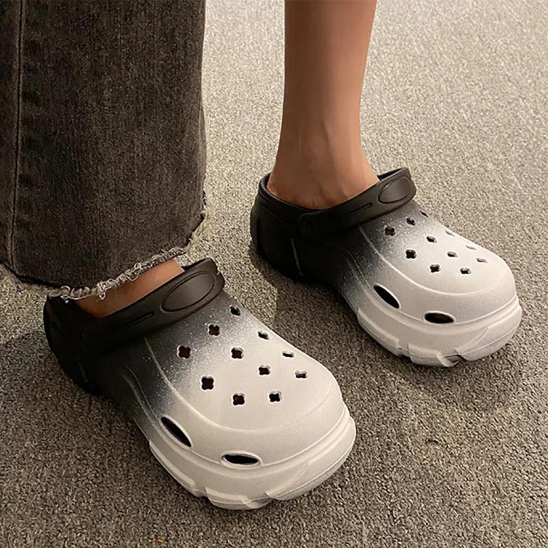 Yaz Terliği Kadın bahçe ayakkabıları Moda Delikli Terlikler Kadın EVA Kaymaz Ev Terlikleri Karikatür Komik Kadın Ayakkabıları