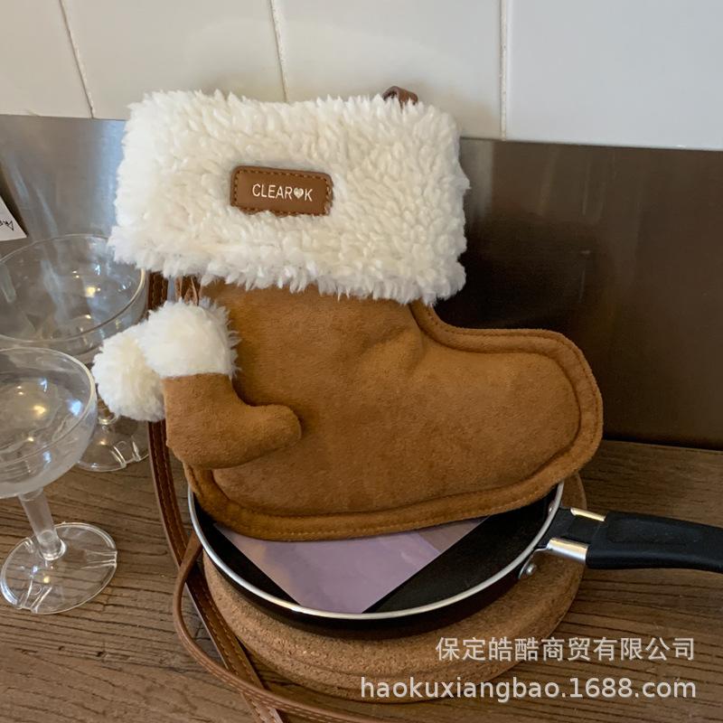 Cute Boots Bag Women's Autumn and Winter 2025 New Trendy Retro Suede Mobile Phone Bag Versatile Messenger Plush Bag