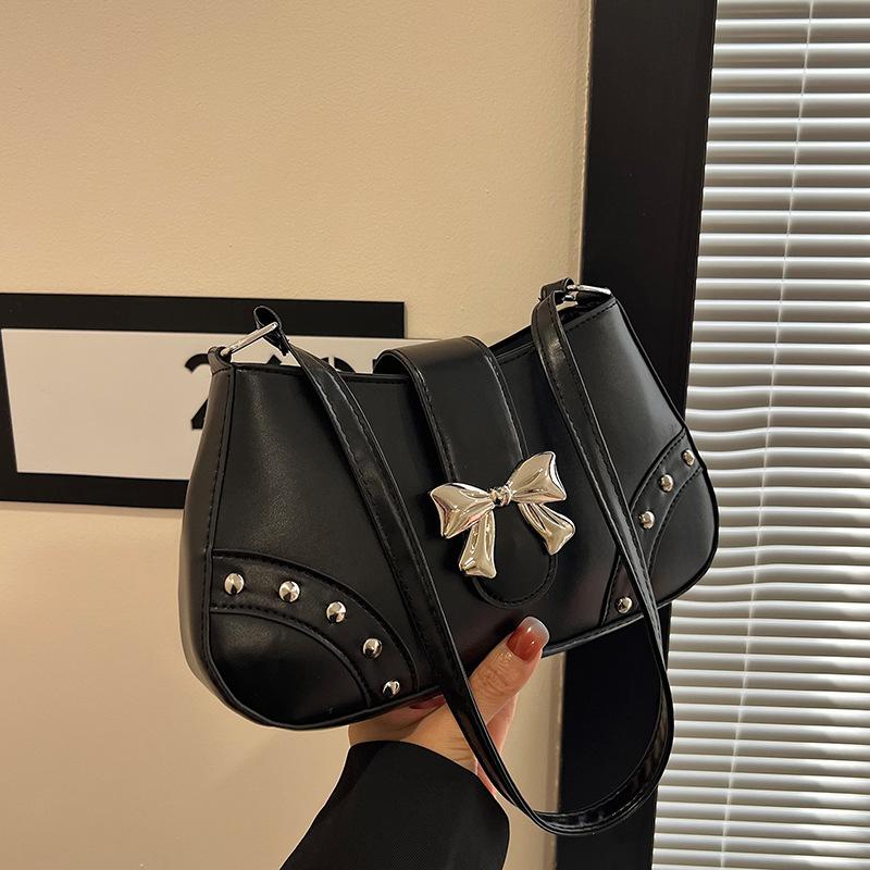 

Сумка весна новая красивая нишевый дизайн простая на плечо подмышку продвинутая текстура темперамент для работы чёрный