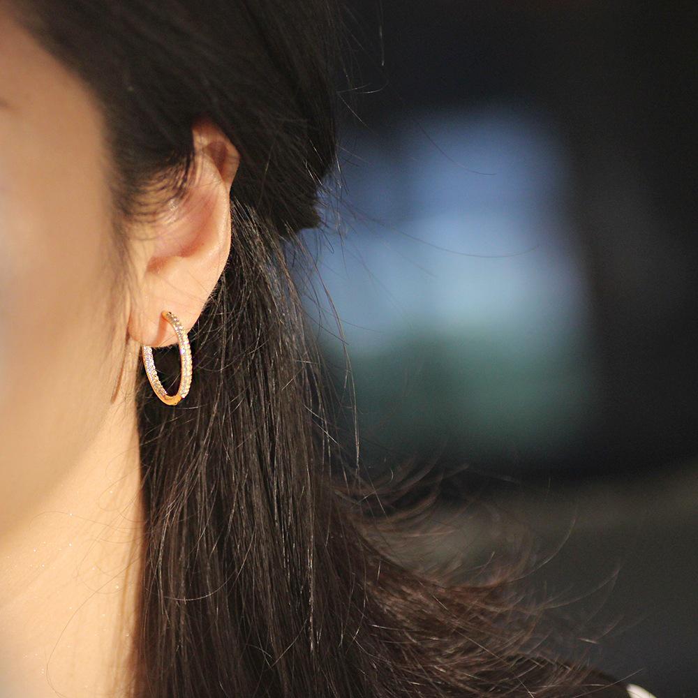 High-Quality Diamond Paved Hoop Earrings – Small, Niche, Luxury Feel Ear Jewelry