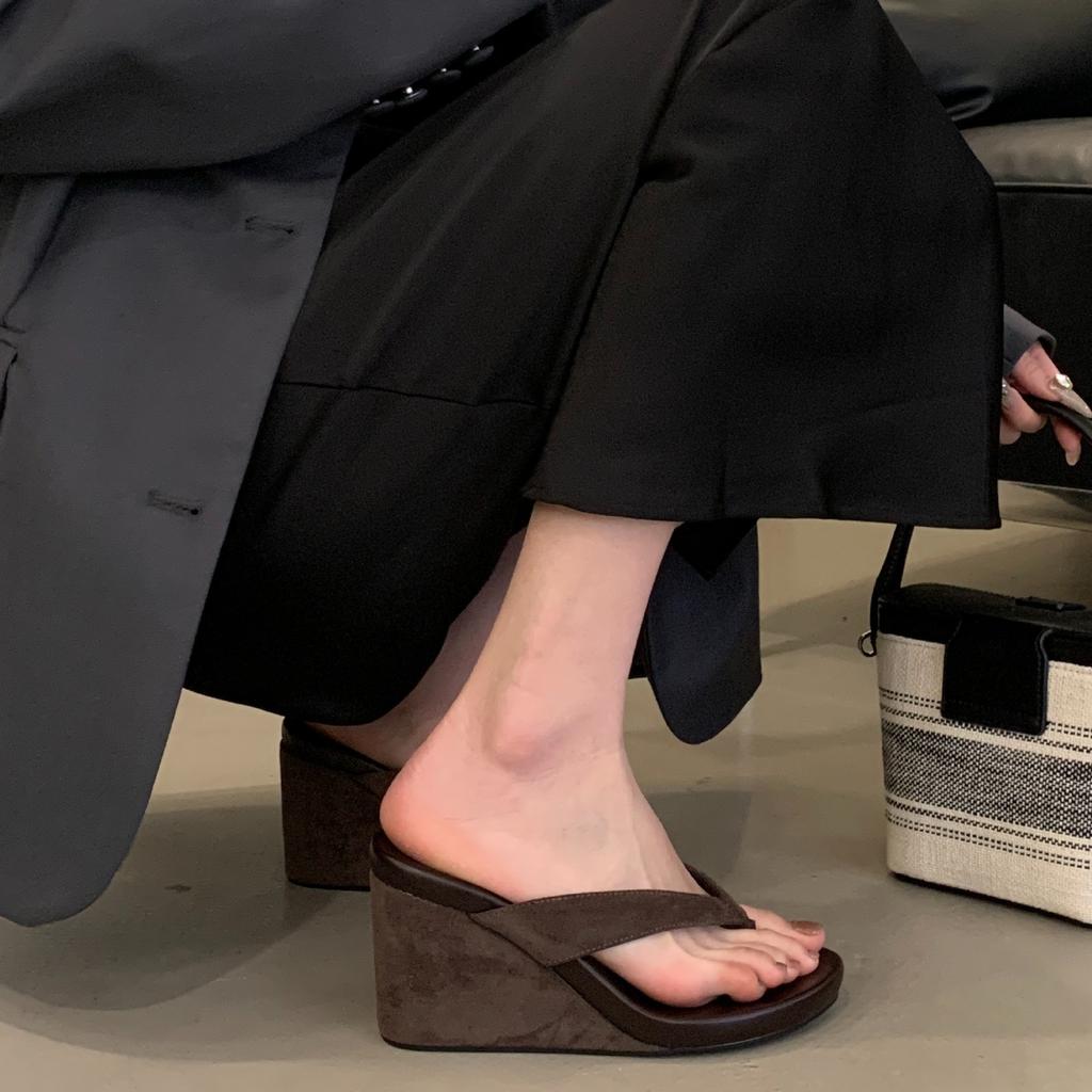 Small man increases height leopard print pinch foot flip-flops female summer wear thick-soled wedge heels high heels thick heel Roman sandals