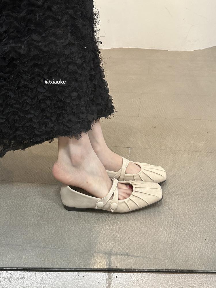 Square head single shoes women's flat 2025 new spring versatile one-word buckle French gentle pleated Mary Jane women's shoes