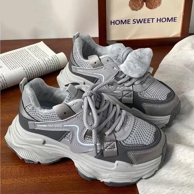 Zapatillas de suela gruesa estilo papá para mujer 2024 otoño e invierno terciopelo nuevo retro con plataforma de malla cálidas casual deportivas de algodón