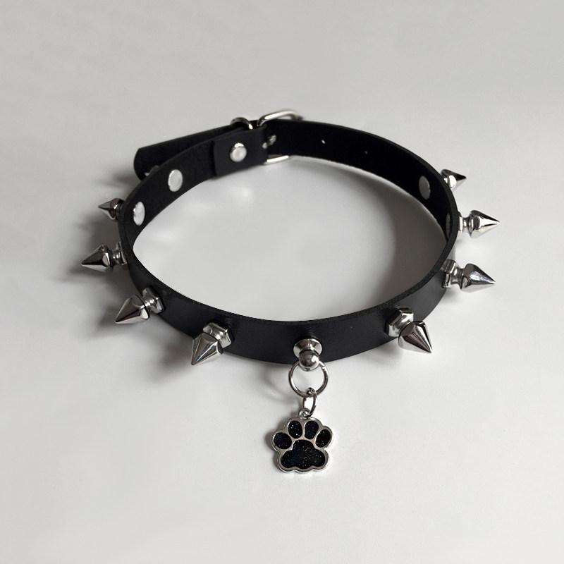 

Gothic Aesthetic Rivet Earrings Punk Accessories Cat Paw Hoop Earrings for Women Grunge Jewelry Korean Fashion Cute Earrings