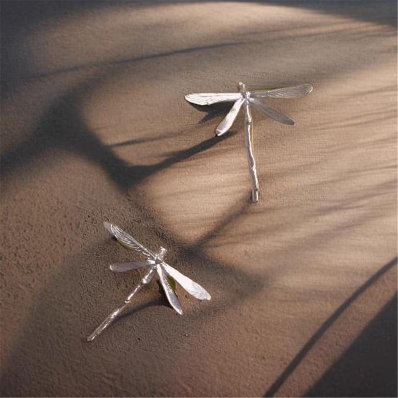 Graceful Dragonflies Brooch For Women Fashion Accessory Alloy Metal Pin For Dress Blouse Jackets Decoration