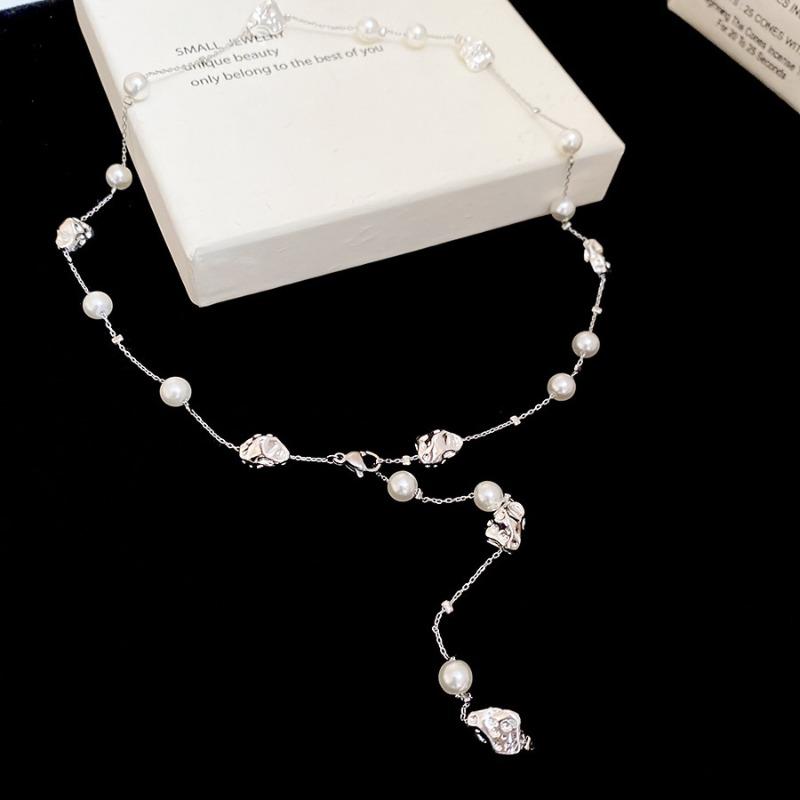 Cross-border irregular artificial pearl necklace female minimalist niche versatile collarbone chain fashionable light luxury high-end jewelry
