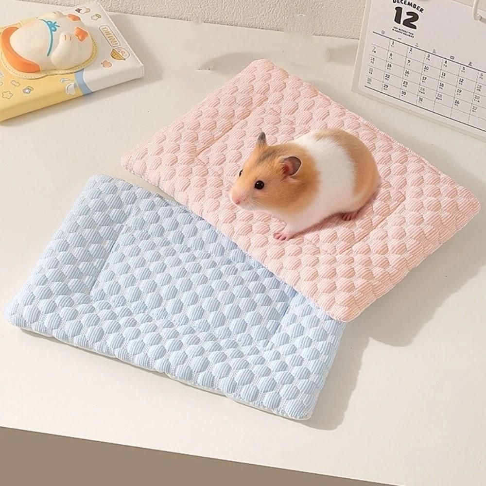 Breathable Hamster Cooling Mat Soft Hamster Nest Mat Portable Guinea Pig Bed Pad Cage Mat