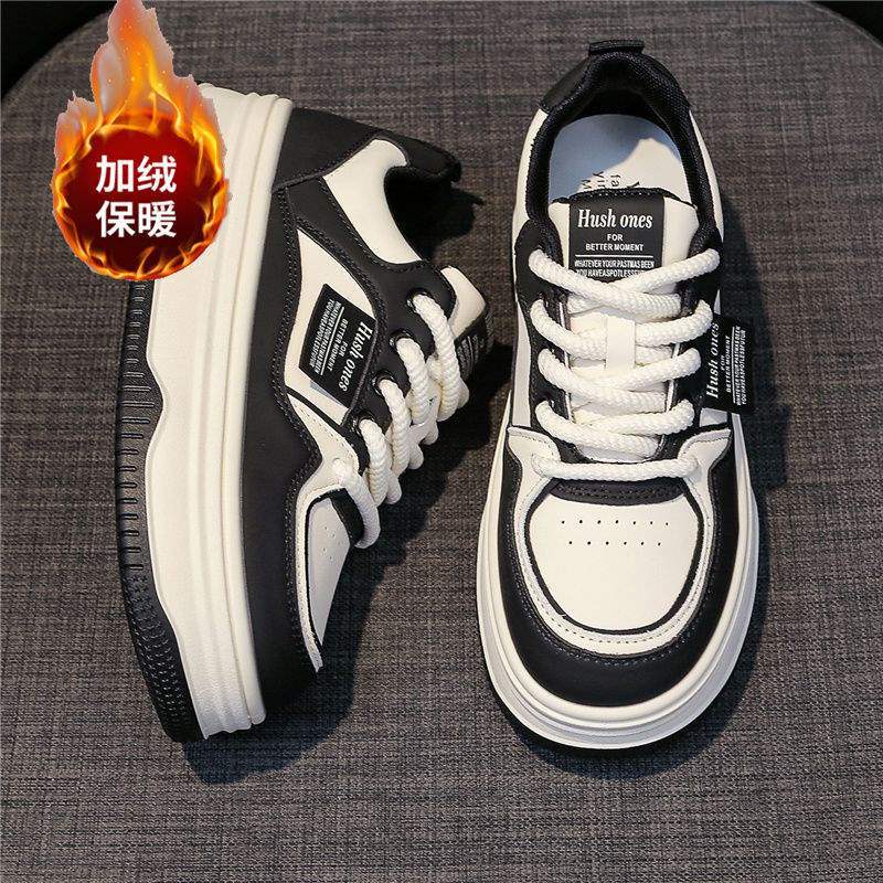 Fleece zwart-witte panda schoenen veelzijdige ins trendy schoenen 2025 herfst en winter nieuwe kleine witte schoenen verhogende casual sport board schoenen