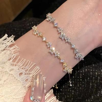 Shiny Adjustable Zircon Bracelet Micro-inlaid Zircon Hand Chain Pull Flower Bracelet  Women