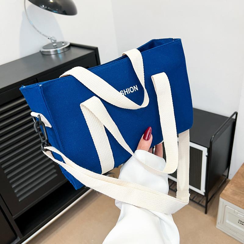 Trendy Large Capacity Shoulder Bag With Beautiful Design And Soft Fabric For Daily Fashion