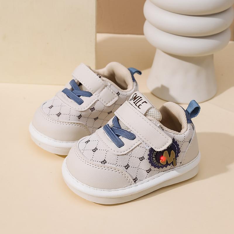 Children's Lightweight Toddler Shoes with Soft Soles and Light-up Leather Sneakers Non-slip Shoes