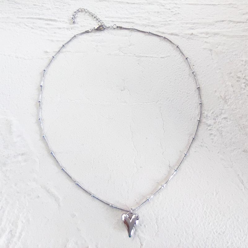 

Love Necklace Female ins Hip Hop Necklace Simple 18k Gold Chain Metal Necklace Niche Cuban Chain New