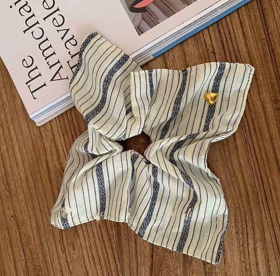 Sweet Lace Trim Scrunchies: Autumn/Winter Collection for Girls - Mori Style Ponytail Holders бежевый