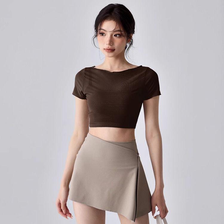 

Women s Spring/Summer Yoga Clothing Set: Beautiful Sports Top with Chest Pads & Short Sleeve T-shirt for Running, Pilates, and Fitness M 45-55kg