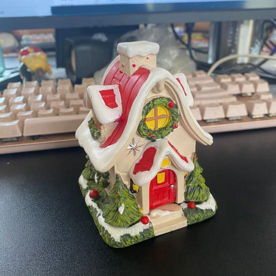 Mini Christmas House Figurine Small Resin Snowy Village House Statue with Wreath And Pine Trees for Fairy Garden Holiday Decor Micro Landscape